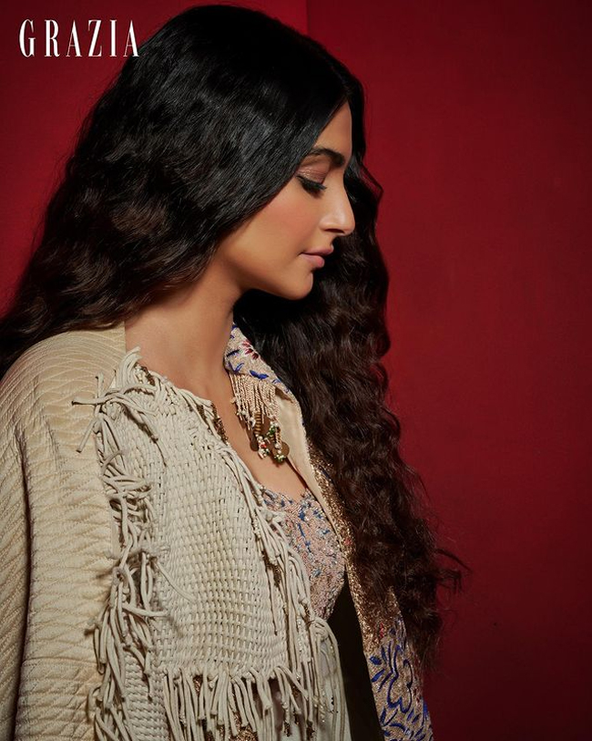 Fashioninsta Sonam Kapoor Strikes Again For GRAZIA Fashioninsta Sonam Kapoor Strikes Again For GRAZIA